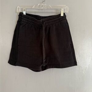 Aritzia TNA Cozy Sweatfleece Boyfriend Shorts